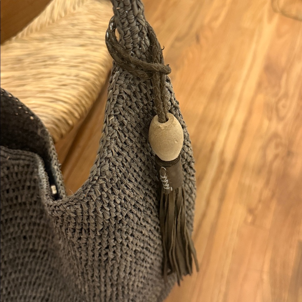 Mar y Sol woven bag in “dove” - Picture 6 of 10